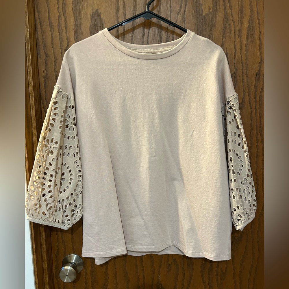 a new day Women's Beige Top with Eyelet Sleeves
